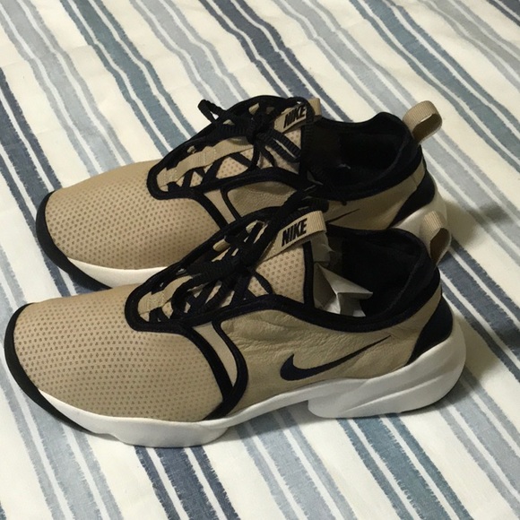 ⚜️NIKE W LODEN PINNACLE MUSHROOM, BLACK & SAIL. SIZE 8.5 USED.⚜️UNIQUE STYLE.⚜️ - Picture 3 of 14